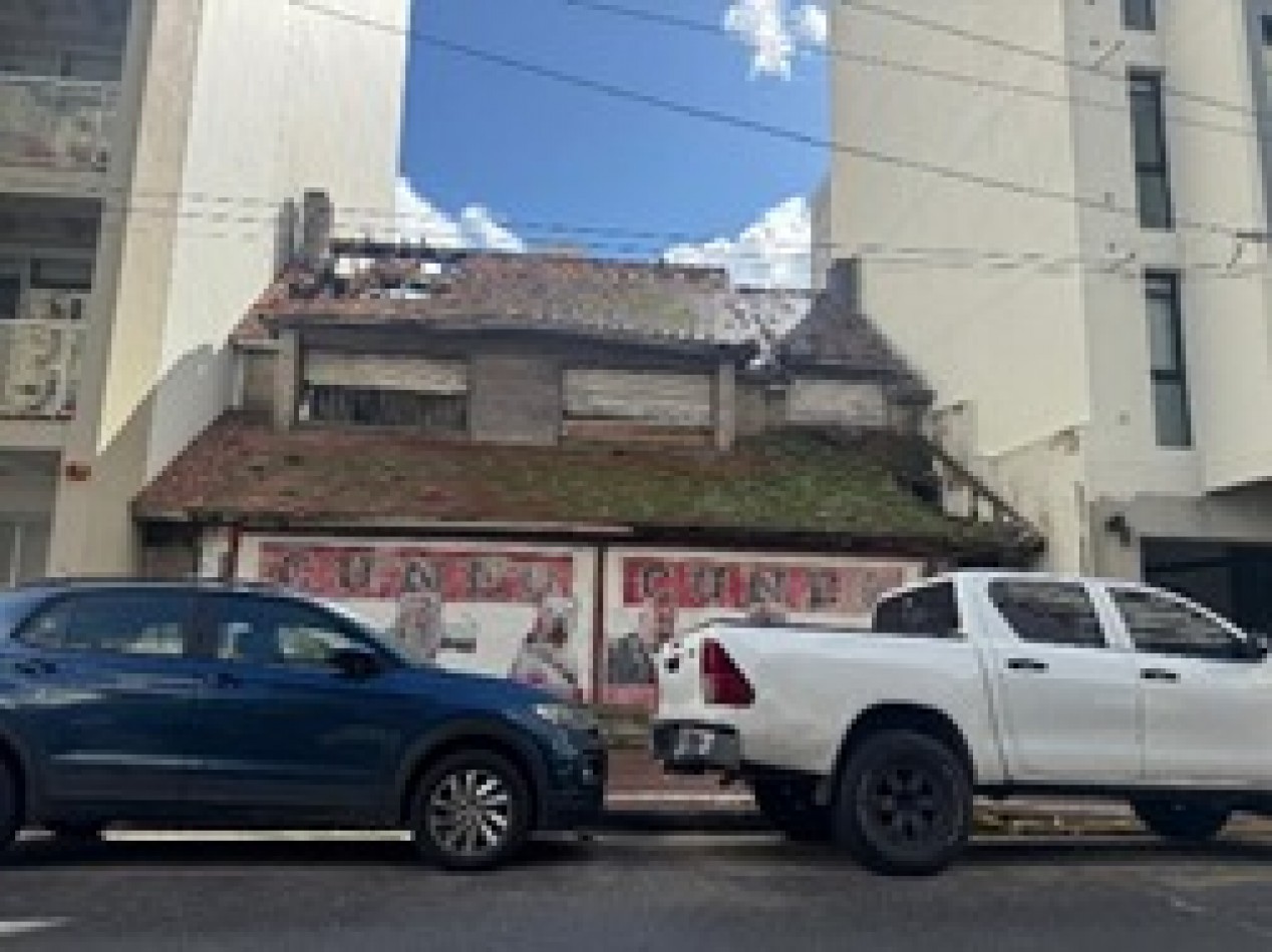 Lote a demoler cordoba 2400