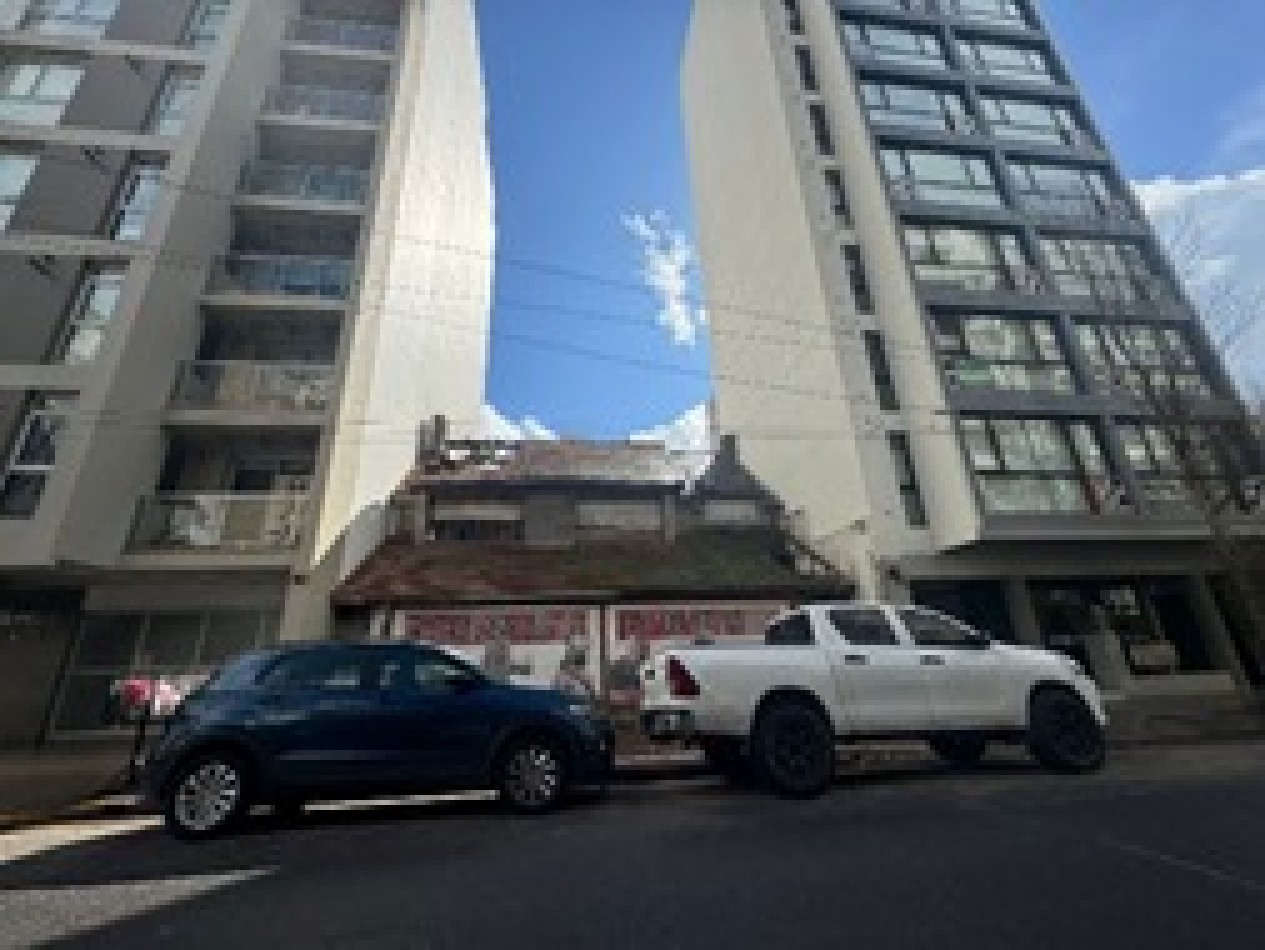 Lote a demoler cordoba 2400