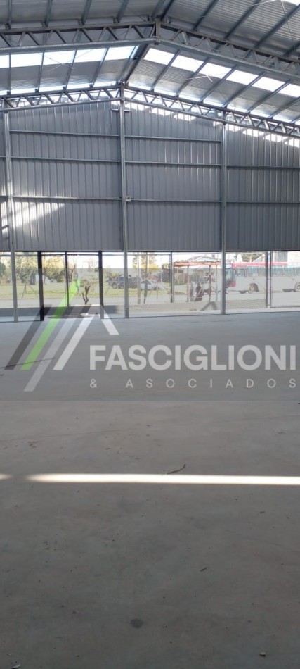 GALPON 1100 M2 TOTAL. 830 m2 CUB. LURO Y PIGUE