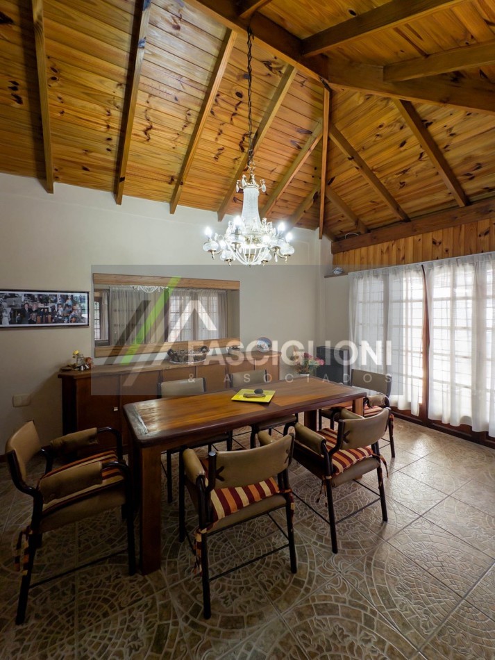 DOS PROPIEDADES EN UN LOTE . Chauvin