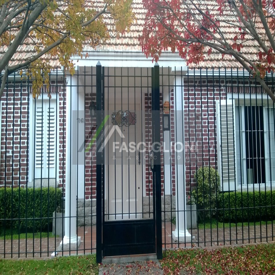 CHALET 6 ambientes. Saavedra y guemes