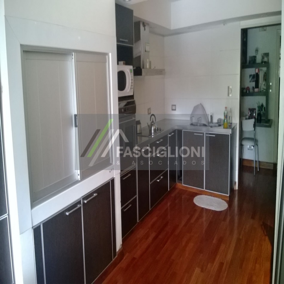 CHALET 6 ambientes. Saavedra y guemes