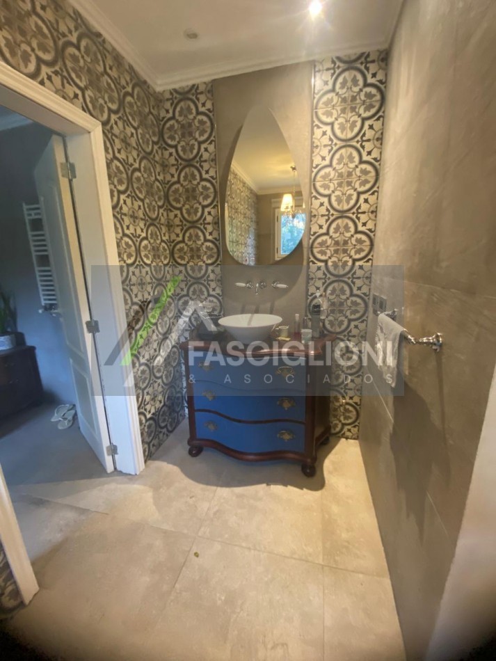 VENTA IMPORTANTE CHALET EN MAR DEL PLATA 