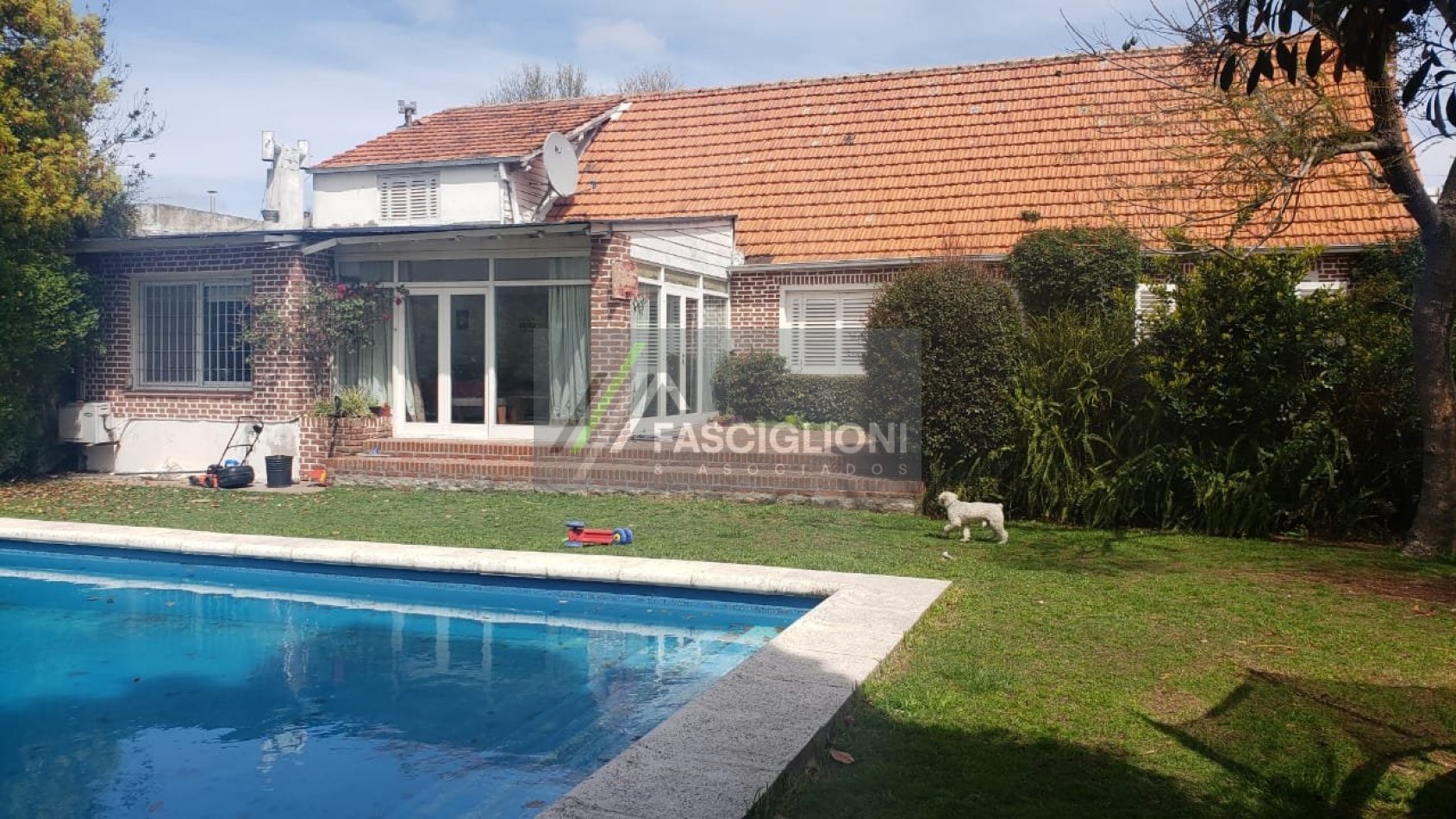 CHALET 6 ambientes. Saavedra y guemes