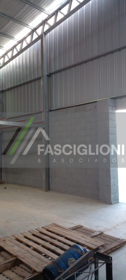 GALPON 1100 M2 TOTAL. 830 m2 CUB. LURO Y PIGUE