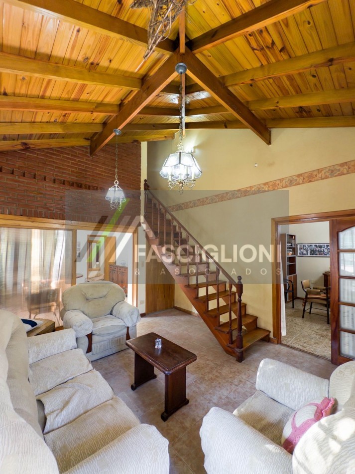 DOS PROPIEDADES EN UN LOTE . Chauvin