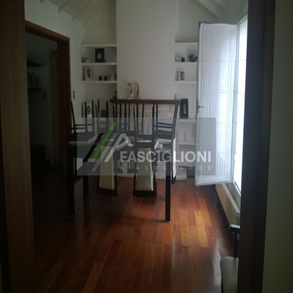 CHALET 6 ambientes. Saavedra y guemes