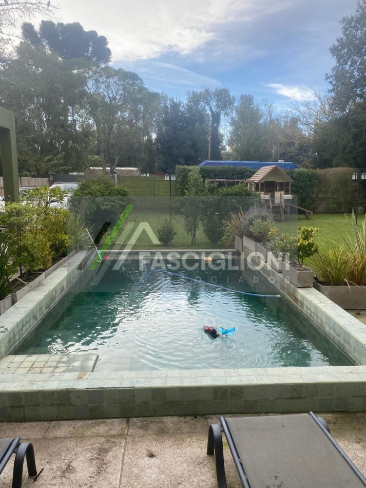 VENTA IMPORTANTE CHALET EN MAR DEL PLATA 