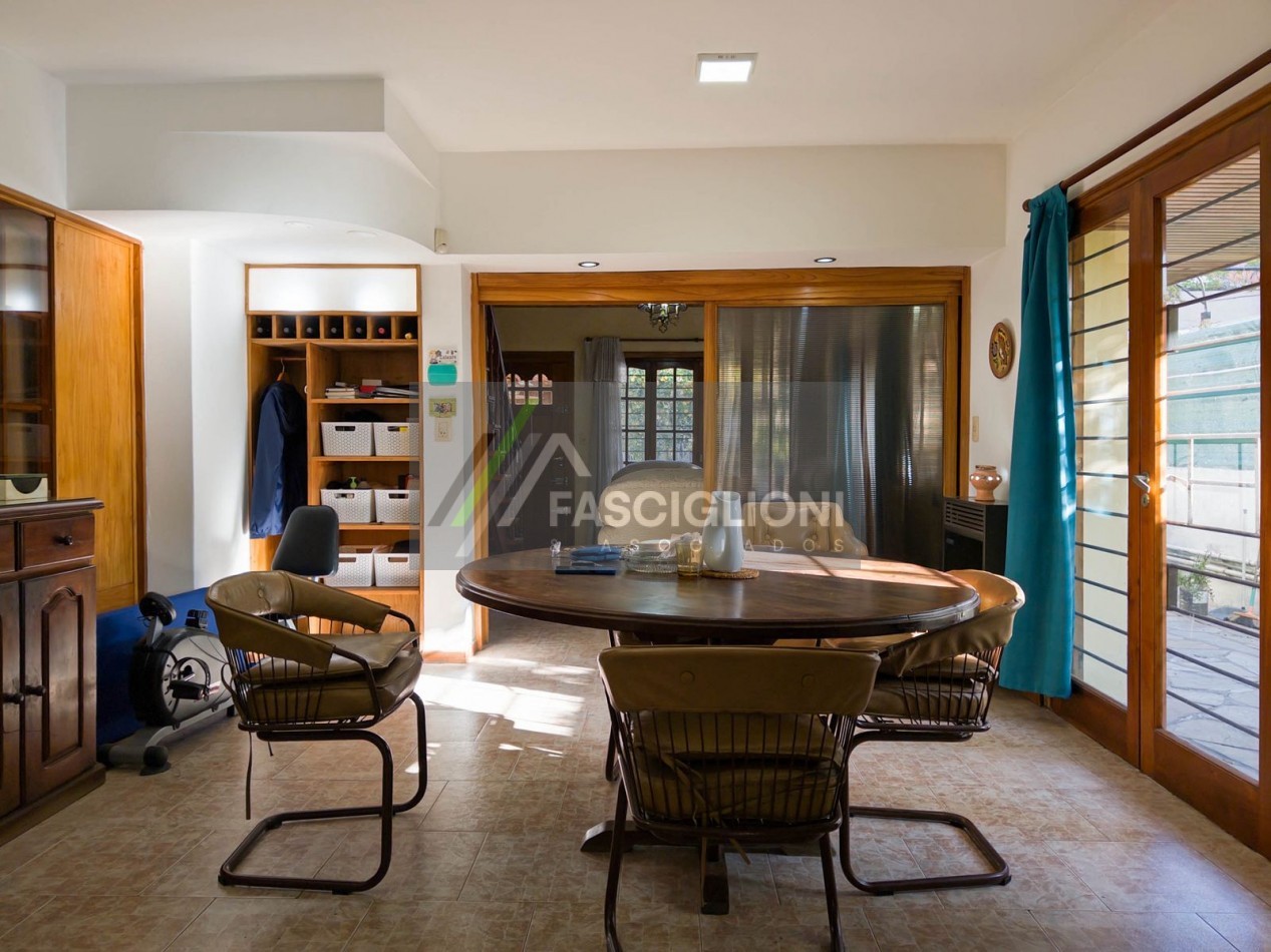 DOS PROPIEDADES EN UN LOTE . Chauvin