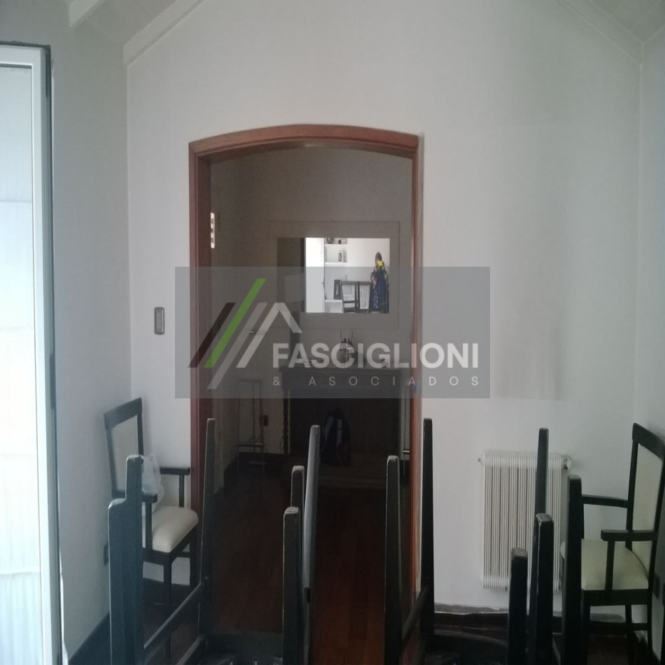 CHALET 6 ambientes. Saavedra y guemes