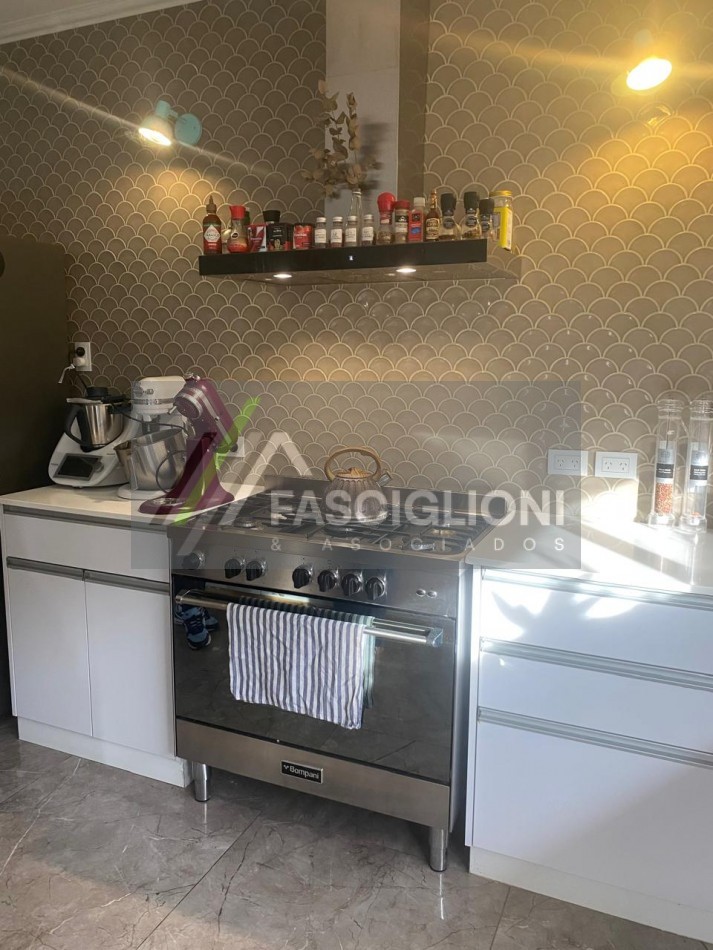 VENTA IMPORTANTE CHALET EN MAR DEL PLATA 