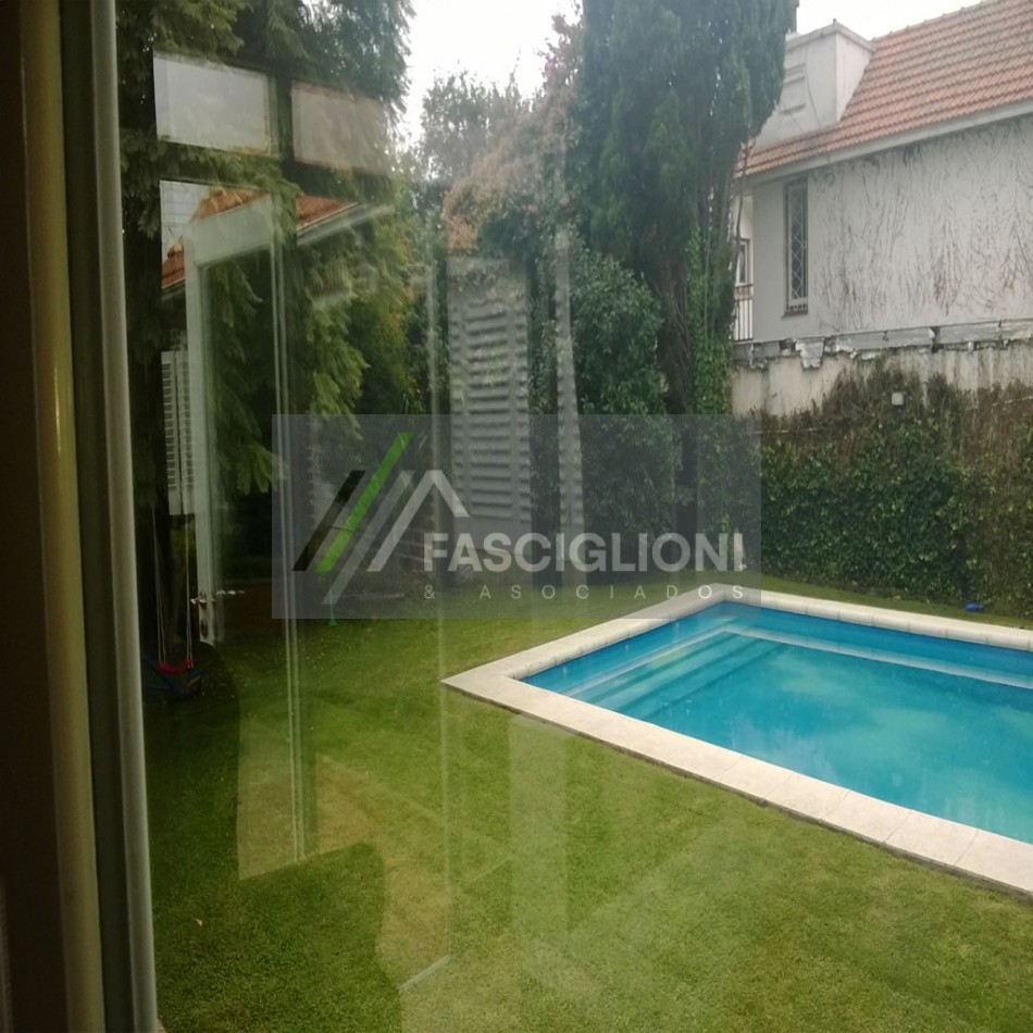 CHALET 6 ambientes. Saavedra y guemes