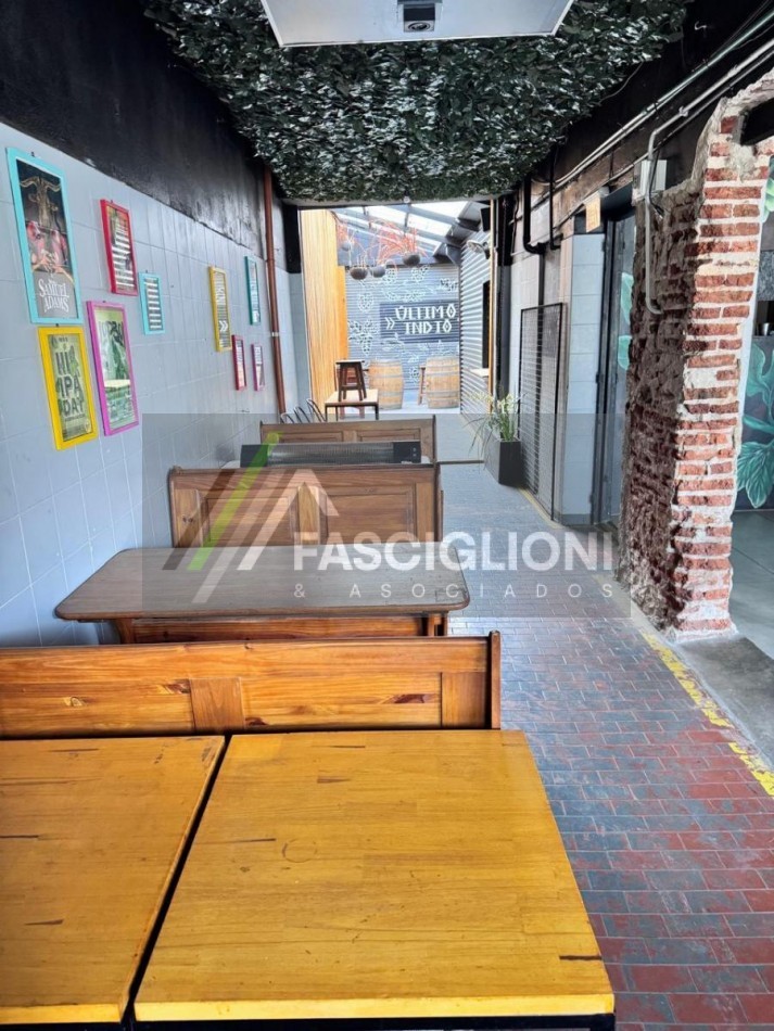 LOCAL COMERCIAL180 M2 CUB. J.B. JUSTO AL 3700