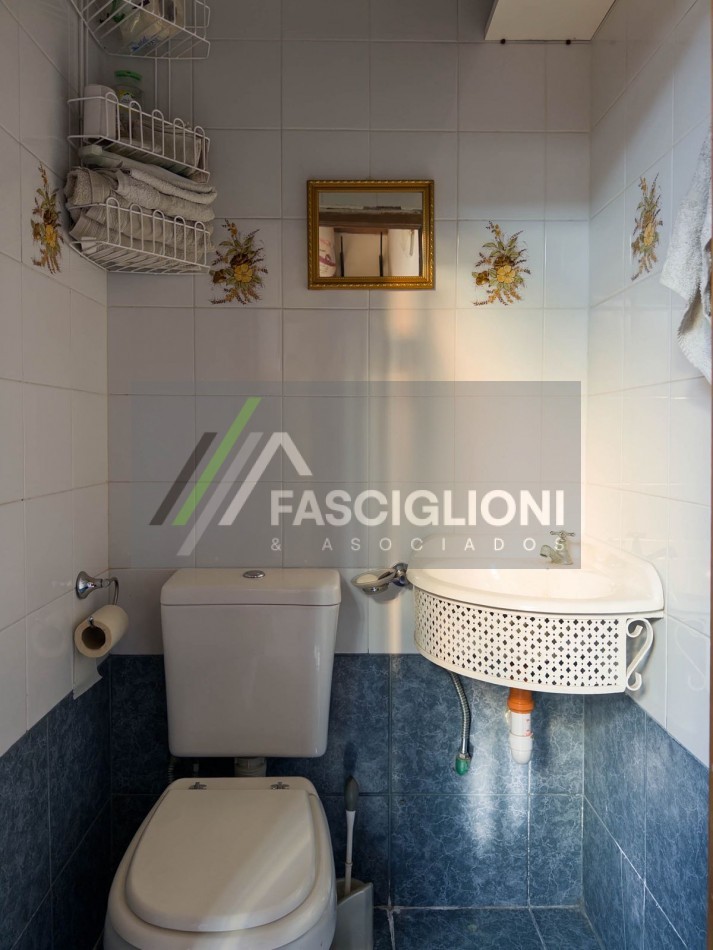 DOS PROPIEDADES EN UN LOTE . Chauvin