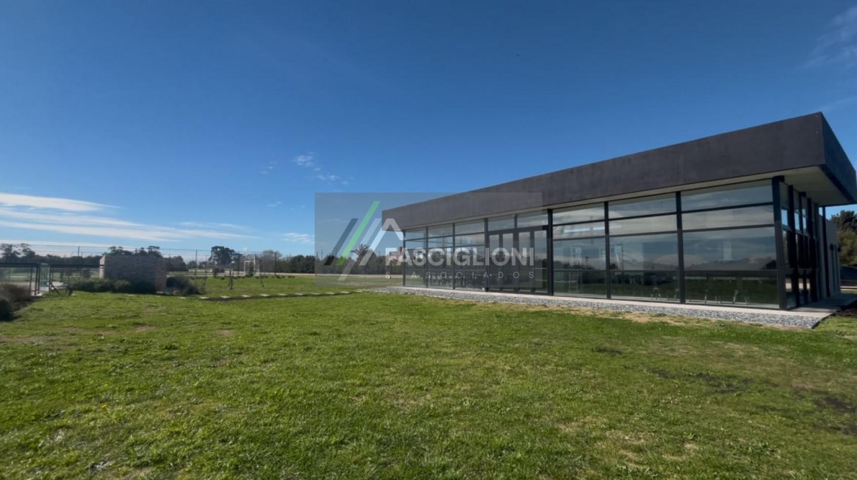 Lotes en barrio privado  la cercania 