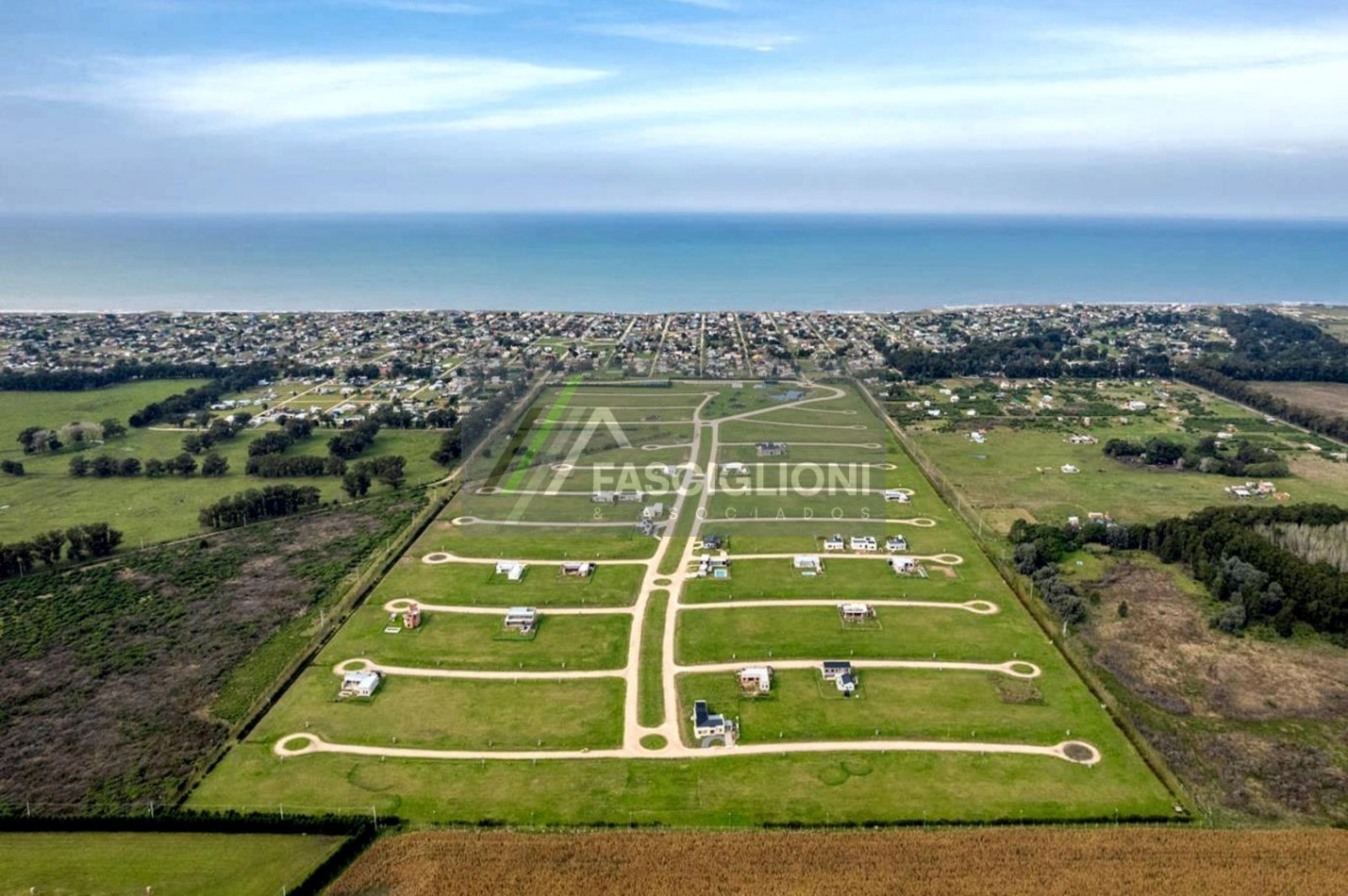 Lotes en barrio privado  la cercania 