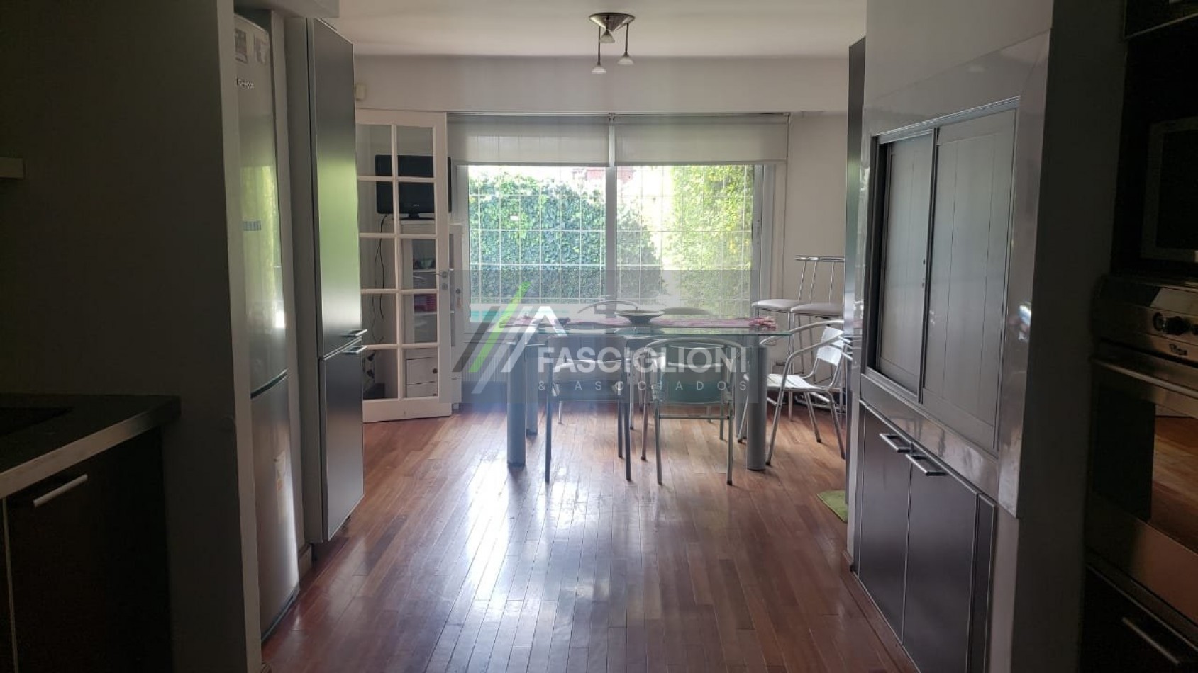 CHALET 6 ambientes. Saavedra y guemes