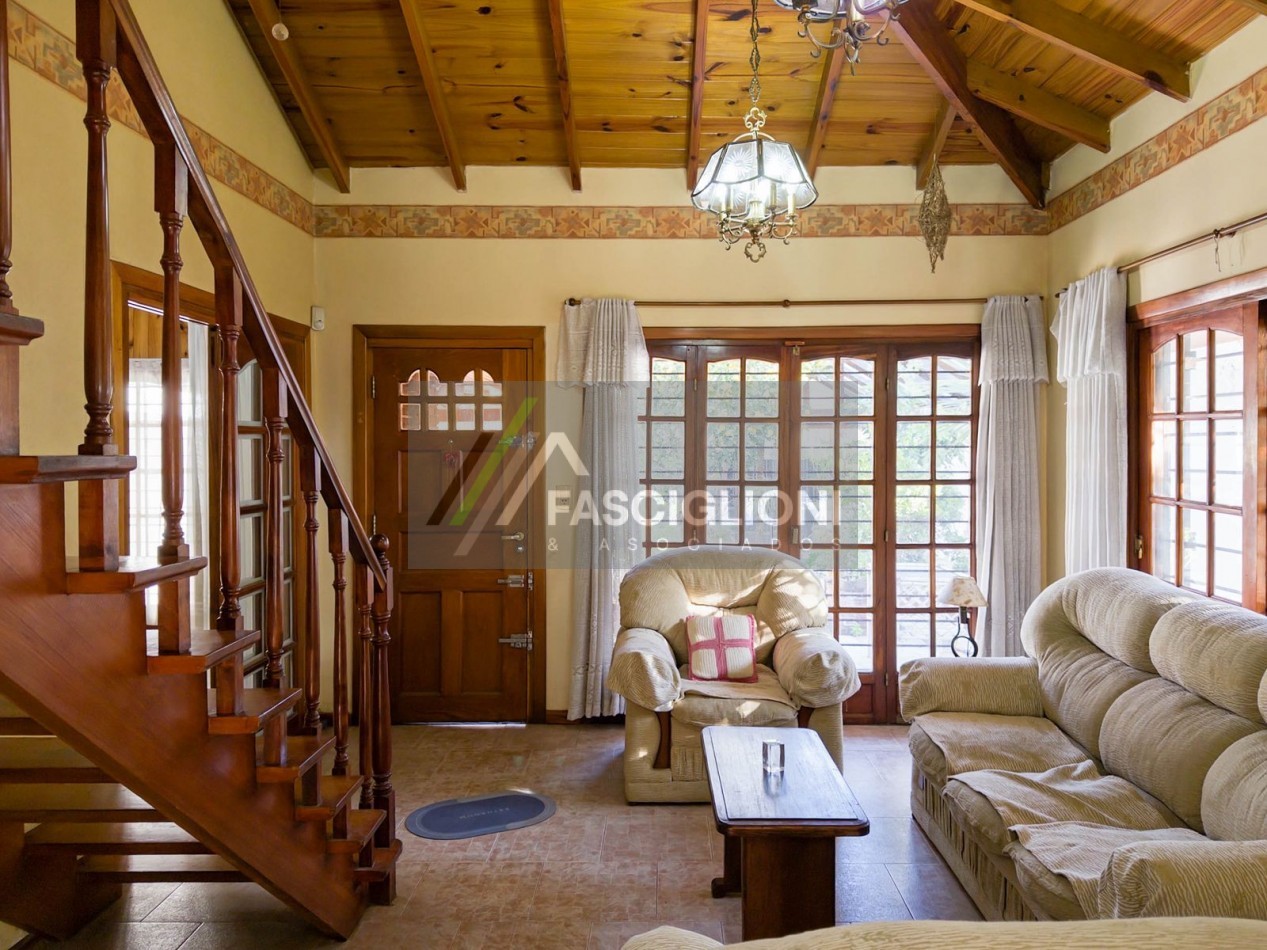 DOS PROPIEDADES EN UN LOTE . Chauvin