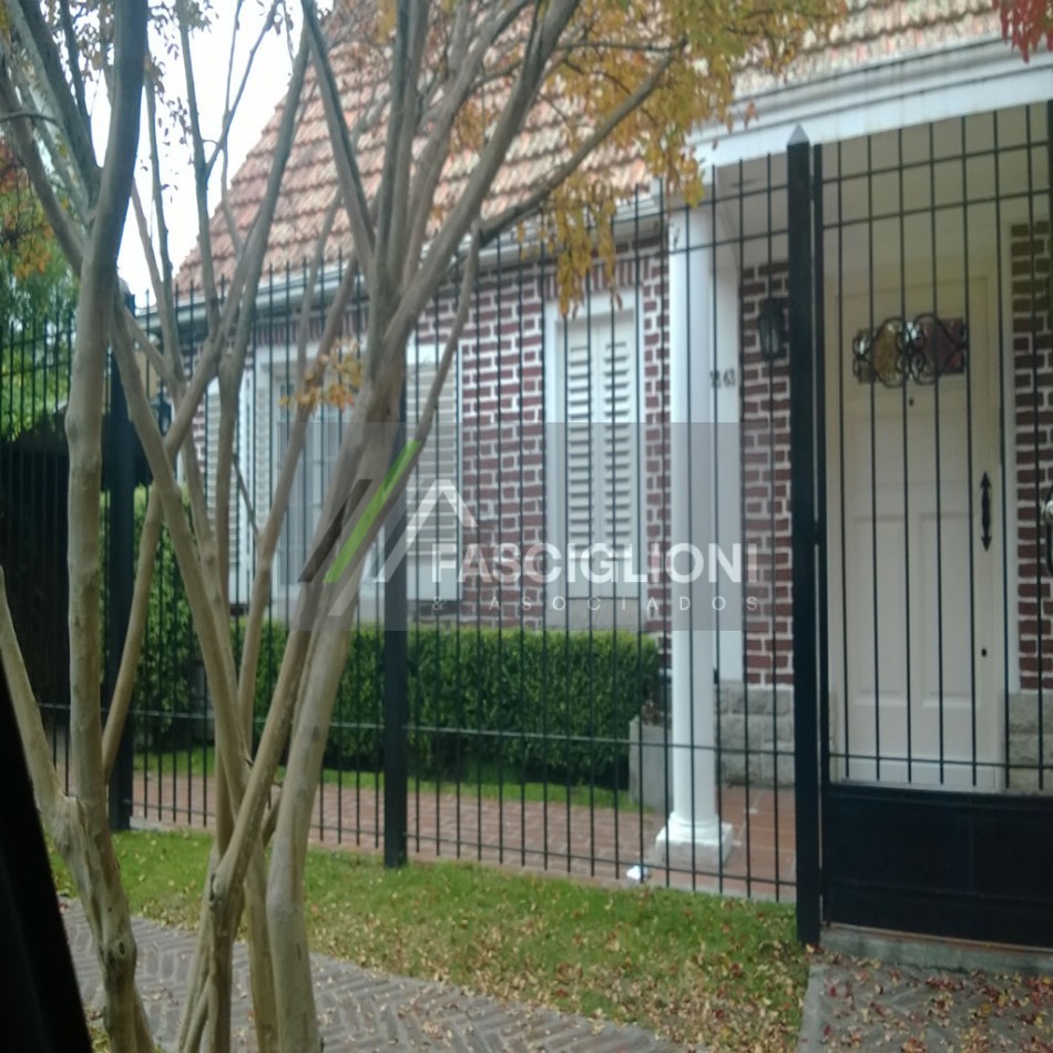 CHALET 6 ambientes. Saavedra y guemes