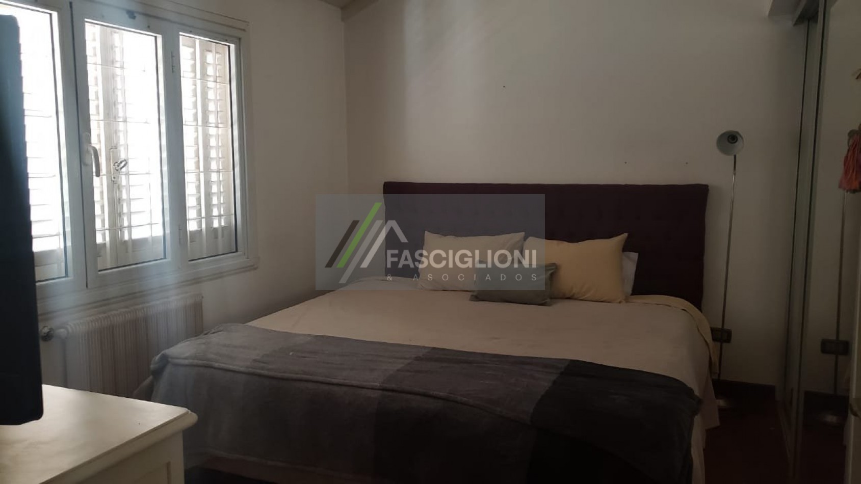 CHALET 6 ambientes. Saavedra y guemes