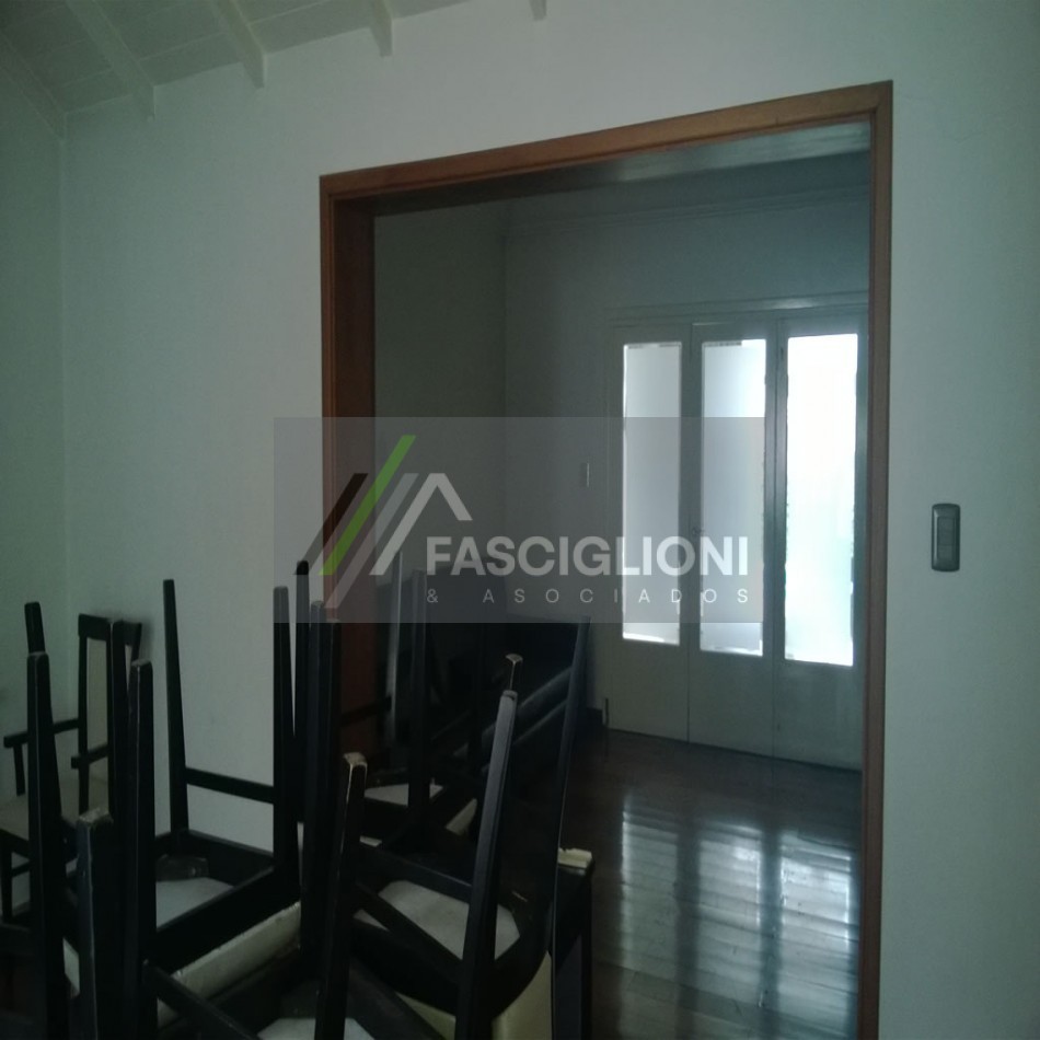 CHALET 6 ambientes. Saavedra y guemes