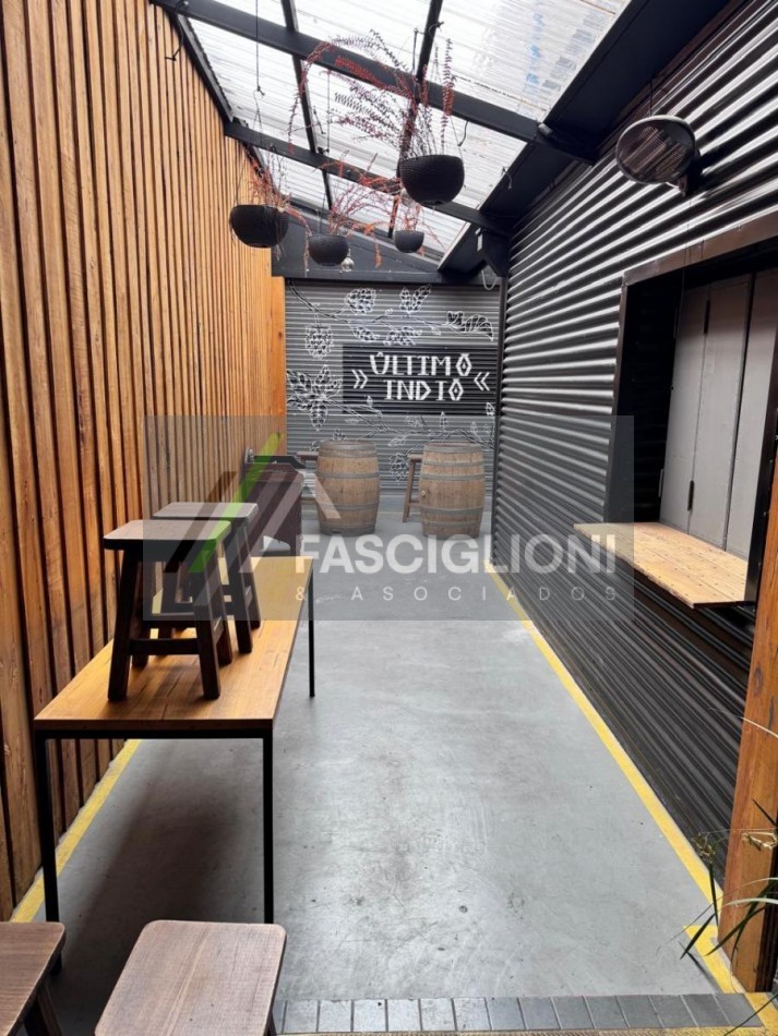 LOCAL COMERCIAL180 M2 CUB. J.B. JUSTO AL 3700
