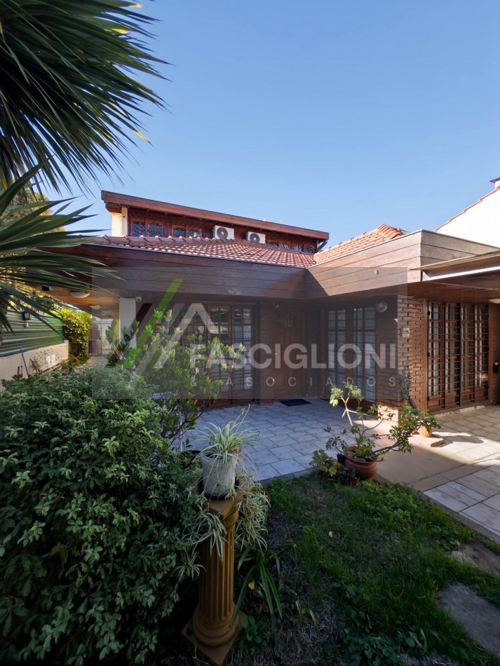 DOS PROPIEDADES EN UN LOTE . Chauvin