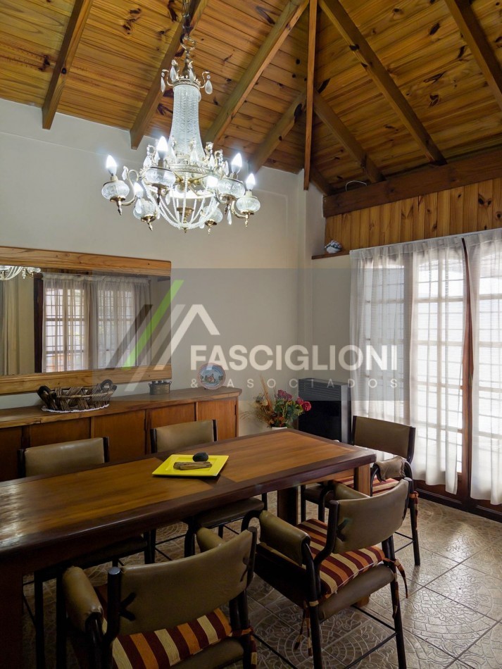 DOS PROPIEDADES EN UN LOTE . Chauvin