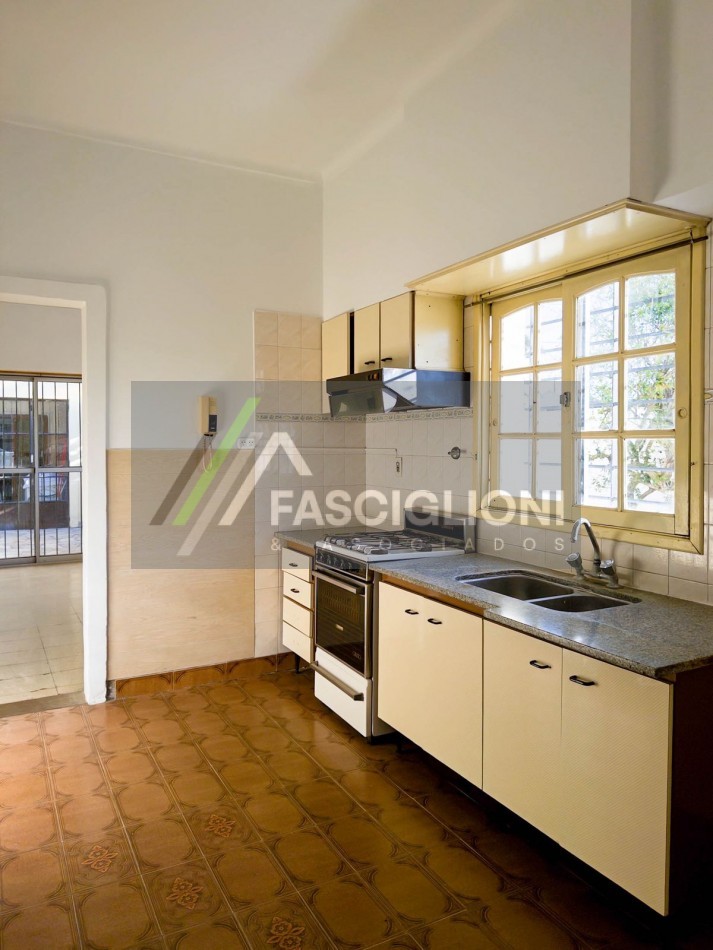 DOS PROPIEDADES EN UN LOTE . Chauvin