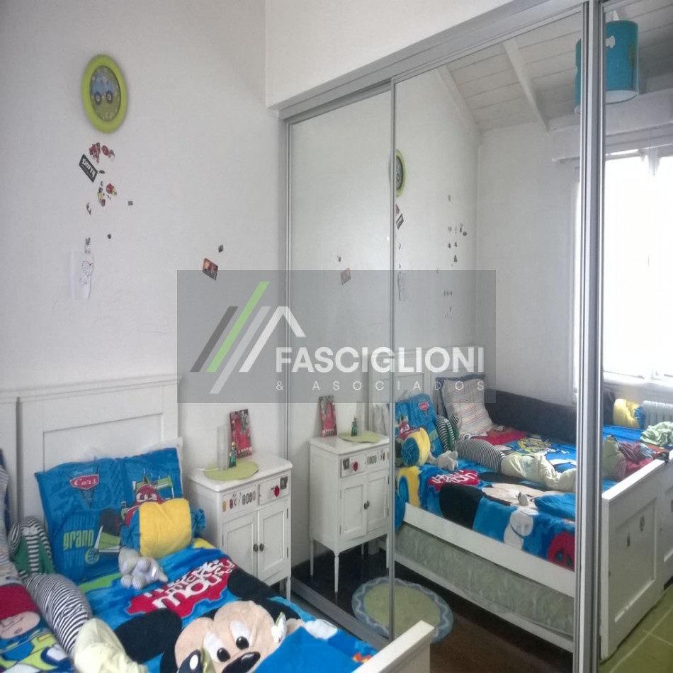 CHALET 6 ambientes. Saavedra y guemes