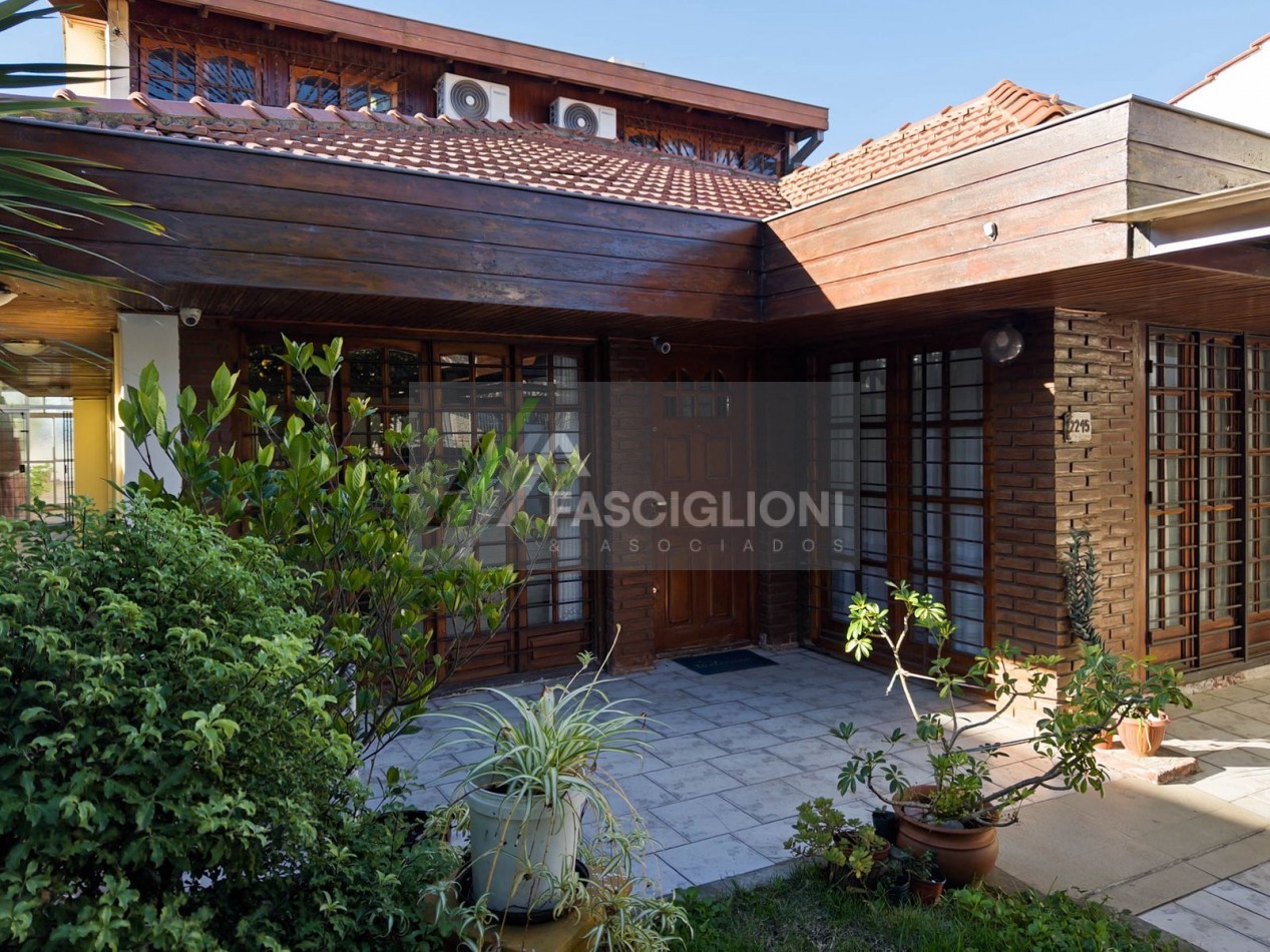 DOS PROPIEDADES EN UN LOTE . Chauvin