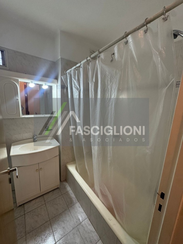 DEPARTAMENTO 3 amb. Con cochera. Entre Rios 2300